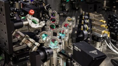 Мицрософт сада може да чува податке 10.000 година на свакодневном стаклу захваљујући ласерском продору