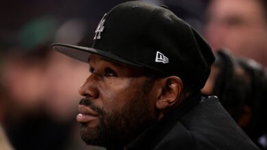 Флојд Мејведер поново излази из пензије после изложбе Мајка Тајсона Флојд Мејведер поново излази из пензије после изложбе Мајка Тајсона