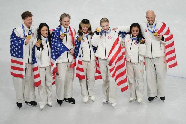 Унутар групе тајних текстова америчких освајача олимпијских медаља у уметничком клизању, познатих као „ОГМ ланац“