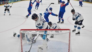 Бегунац у бекству годинама ухапшен када се појави на Олимпијади да гледа хокеј