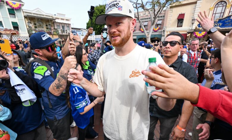 Дизниленд организовао победничку параду Супербоула за звезде Сихокса – Тхе Мерцури Невс