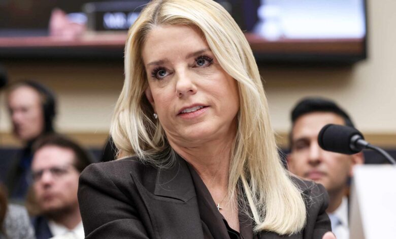 ‘Тхе Даили Схов’ о највећим хитовима Пам Бонди са саслушања у Конгресу