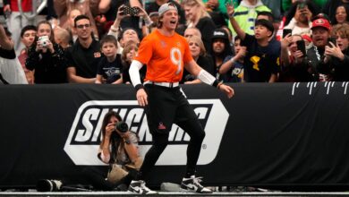 Јое Бурров појашњава да је задовољан бенгалцима, референцира Видео коментаре на вирусној конференцији за штампу