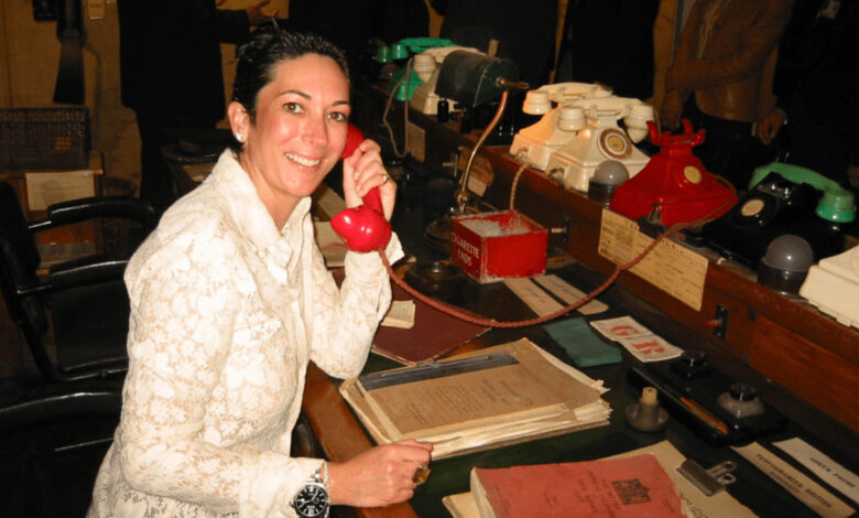 Извршни директор Олимпијских игара у Лос Анђелесу подржао је председника Игара Кејсија Васермана усред позива да поднесе оставку због веза са Гислен Максвел