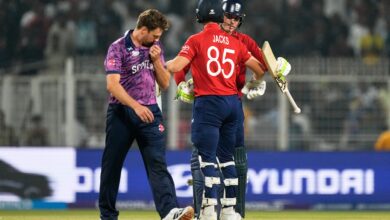 Том Бантон блиц спасава Енглеску у нервозној победи Т20 на Светском првенству над Шкотском