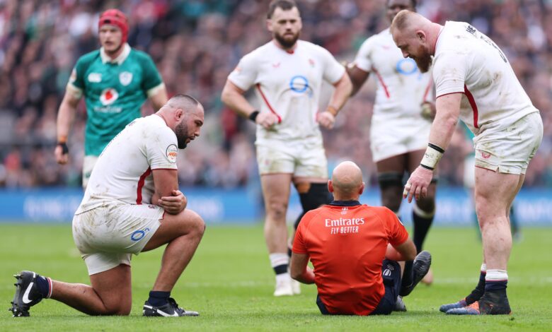 Судија Енглеске и Ирске Андреа Пиарди одбацио је повређеног у тешком мечу шест нација Судија Енглеске и Ирске Андреа Пиарди одбацио је повређеног у тешком мечу шест нација