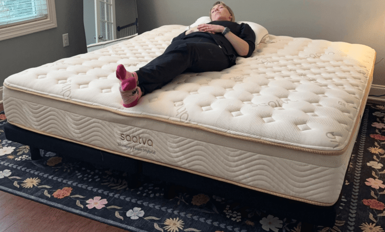 Рецензија хибридног душека са меморијском пеном Саатва: За злато и добар сан