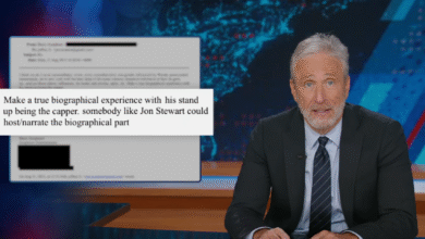 Џон Стјуарт реагује на „увредљиво“ испуштање имена у фајловима Џефрија Епштајна у Тхе Даили Схов-у Џон Стјуарт реагује на „увредљиво“ испуштање имена у фајловима Џефрија Епштајна у Тхе Даили Схов-у