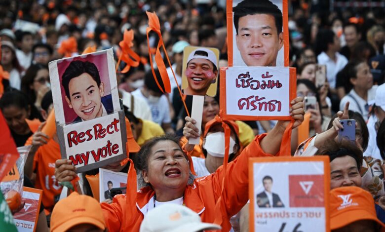 Објашњени избори у Тајланду: Зашто су недељни избори историјски са младим прогресивним лидером који води у анкетама