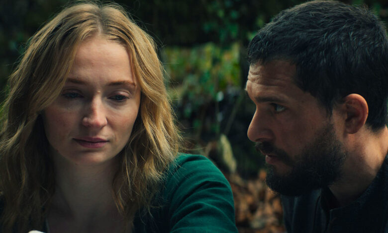 Софи Тарнер и Кит Харингтон у филму Лимп Хоррор Софи Тарнер и Кит Харингтон у филму Лимп Хоррор