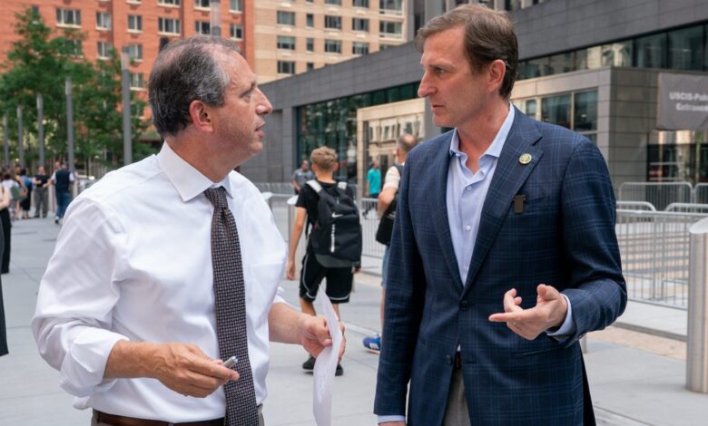 Ландер изводи ударце против Голдмана са преокретом у ред