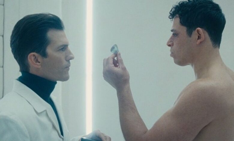 Ентони Рамос се распакује док је ‘гол дупе’ испред Ештона Кучера Ентони Рамос се распакује док је ‘гол дупе’ испред Ештона Кучера