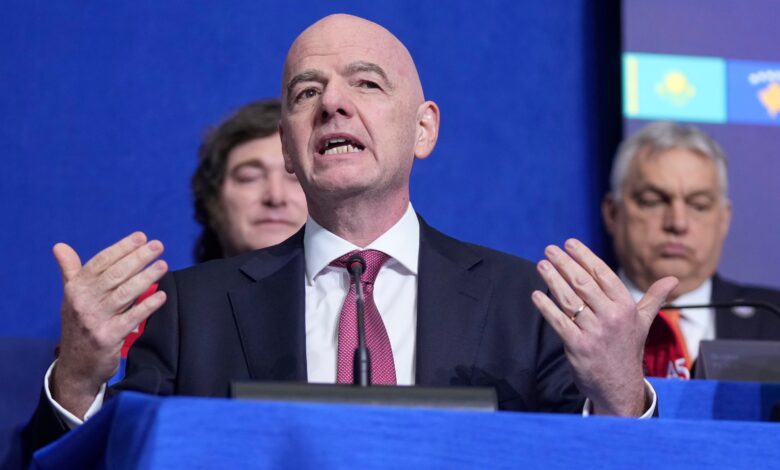 Шеф Олимпијаде покренуће истрагу након што Инфантино присуствује састанку Одбора за мир са Трампом