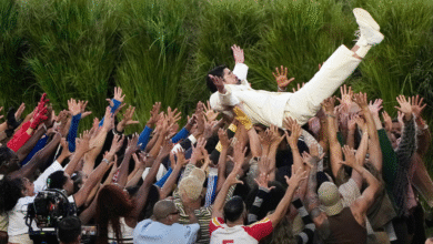 У продаји су костими од траве шећерне трске који су се носили током полувремена Супер Боула Бад Бунни-а