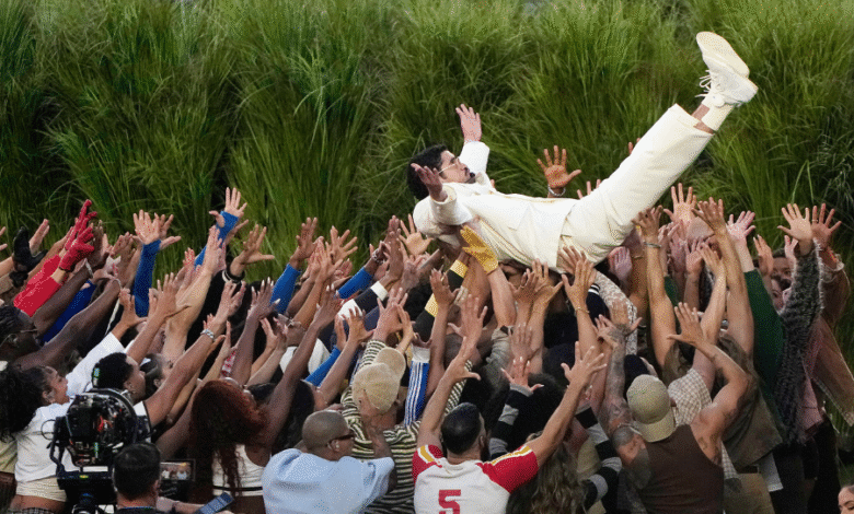 У продаји су костими од траве шећерне трске који су се носили током полувремена Супер Боула Бад Бунни-а