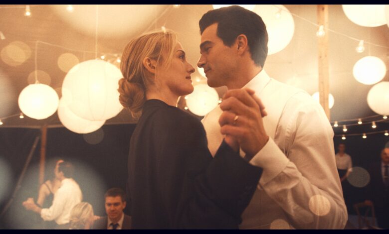 Зашто се ТВ индустрија стално заљубљује у Кенедијеве, амерички одговор краљевској породици Зашто се ТВ индустрија стално заљубљује у Кенедијеве, амерички одговор краљевској породици