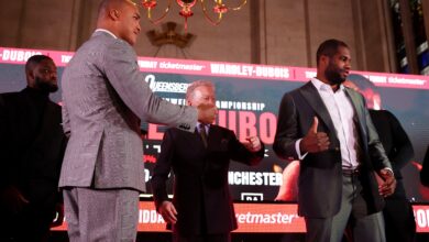 Данијел Дубоа пуца на Фабија Вордлија и одбија ударац песницом када се појављује изненађујуће ривалство