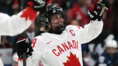 Амерички женски хокеј на ивици наслеђа у мечу из снова против Канаде за злато