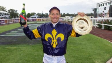 Тркачка легенда Дамиен Оливер у болници након несреће на сурфовању