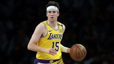 Остин Ривс се враћа за пораз Лејкерса од Нетса са 125-109 након што је пропустио 19 утакмица