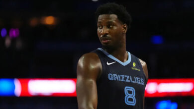 Гризлиси су наводно мењали Јарена Џексона млађег у Џез у договору са 7 играча