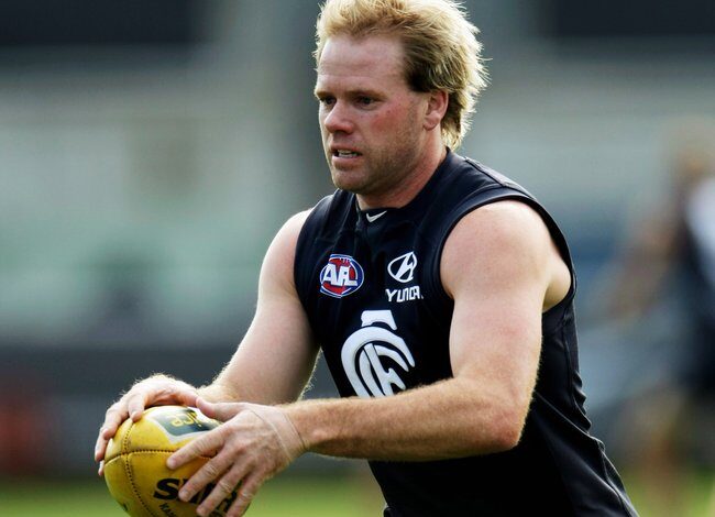 Бившем играчу АФЛ-а Нику Стивенсу суди се за наводну превару у вези са шемом лукавог базена