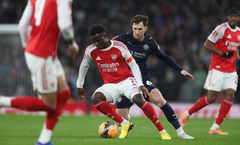 Како промена позиције Букаио Саке даје наду Арсеналу због последње кризе са повредама