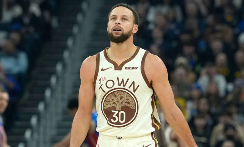 Стивен Кари ће пропустити још 5 утакмица јер проблем са коленом и даље траје после Ол-стар паузе