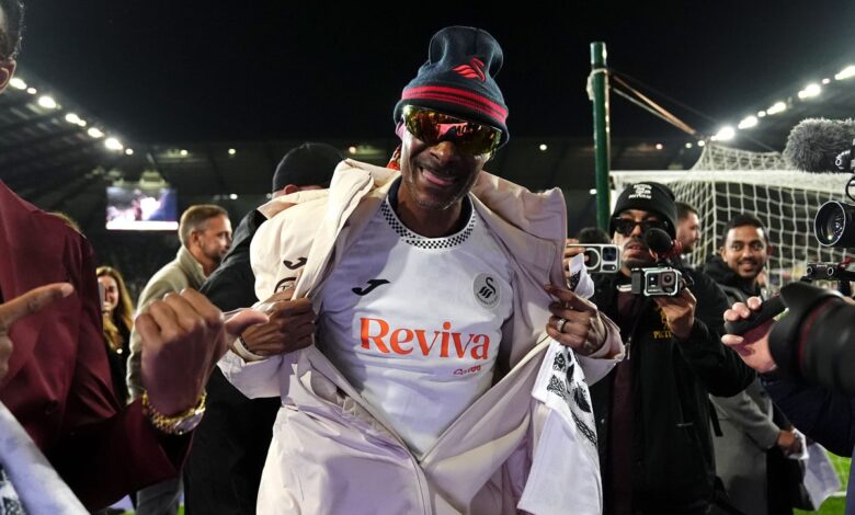 Снуп Дог је дочекан са стилом приликом прве посете Свонсију