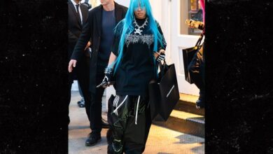 Неонско преузимање Нортх Вест-а са пријатељима у Алекандер Ванг-у у Њујорку Неонско преузимање Нортх Вест-а са пријатељима у Алекандер Ванг-у у Њујорку