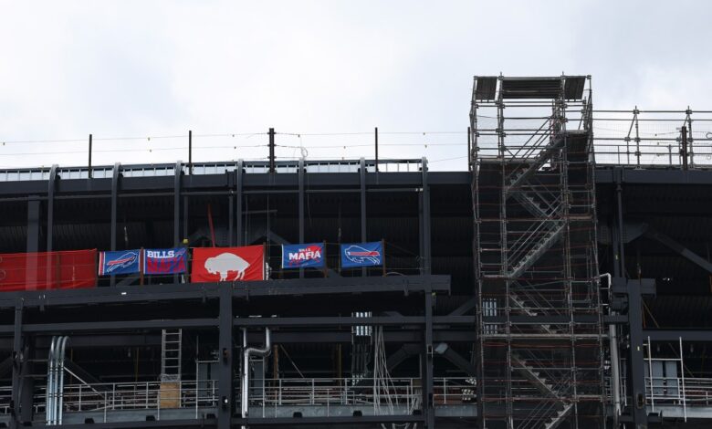 Понуђена награда од 100.000 долара након што су откривени графити на Билсовом новом стадиону