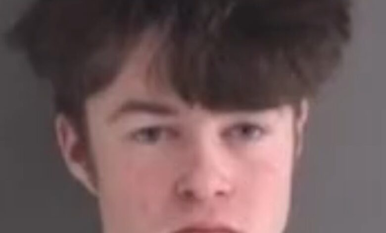 Студент Универзитета Ајова оптужен за сексуално злостављање онесвешћене жене на забави у братству Студент Универзитета Ајова оптужен за сексуално злостављање онесвешћене жене на забави у братству