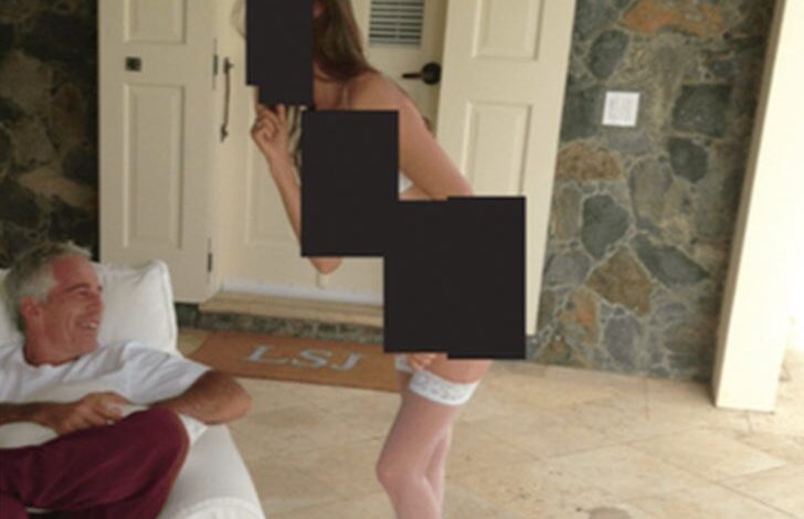 Порнографија Џефрија Епштајна откривена у Епштајновом досијеу Порнографија Џефрија Епштајна откривена у Епштајновом досијеу