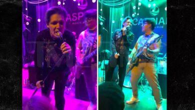 Цореи Фелдман изводи ‘Јессие’с Гирл’ у клубу Лас Вегас, на видеу