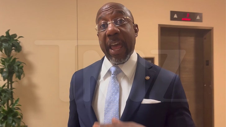 Сенатор Рапхаел Варноцк каже да нема ништа лоше са подршком славних