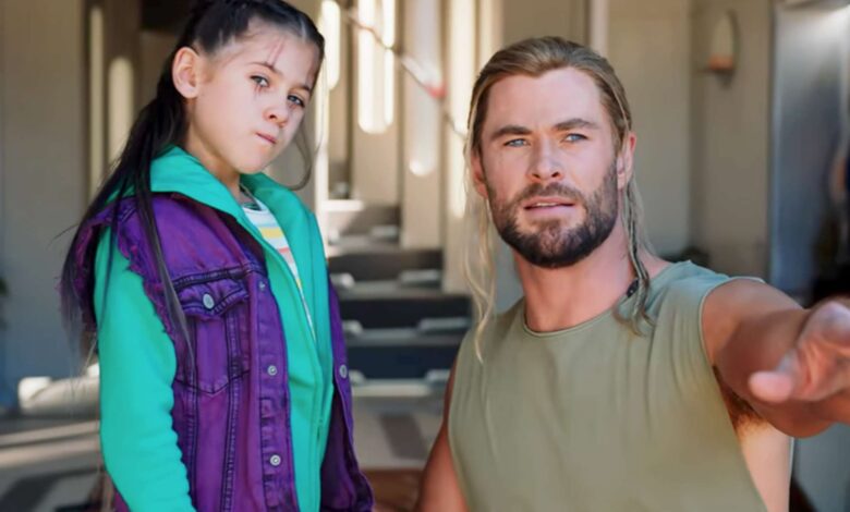 Крис Хемсворт је морао да ‘поткупи’ ћерку да дође на сет ‘Судњег дана’