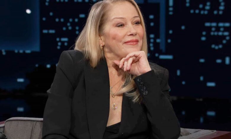 Кристина Еплгејт открива имена свих делова свог тела Кристина Еплгејт открива имена свих делова свог тела