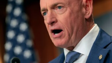 Пентагон не може да пристане на чин сенатора Марка Келија, да плати видео снимак „илегалних наређења“, пресуди савезни судија