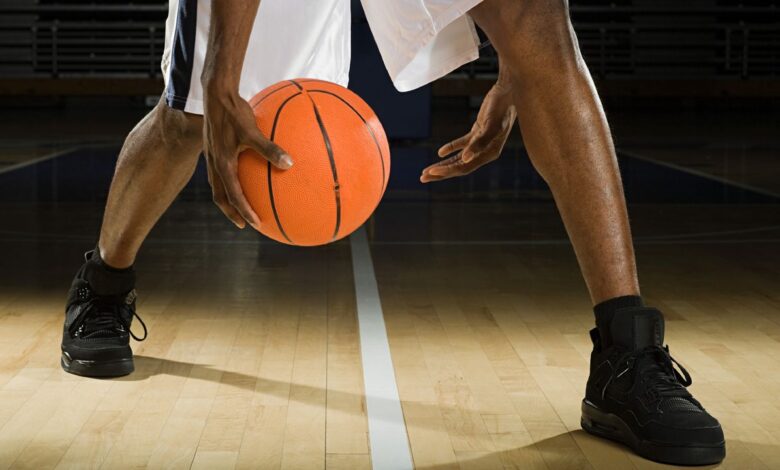 Сада знамо зашто ципеле шкрипе, а то укључује минијатурне муње