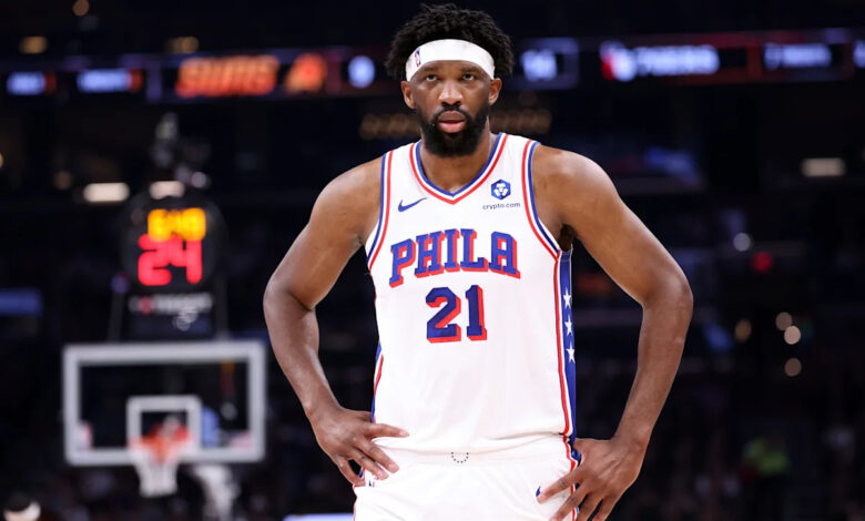 76ерс Ц Јоел Ембиид у четвртак неће играти против Хавкса због повреде поткољенице 76ерс Ц Јоел Ембиид у четвртак неће играти против Хавкса због повреде поткољенице