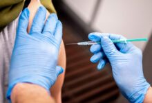 Како су неке вакцине против ЦОВИД-а изазвале редак поремећај згрушавања крви