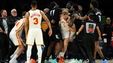 Наз Реид, Моухамед Гуеие кажњени по 35.000 долара након борбе у победи Тимбервулвса над Хоксима