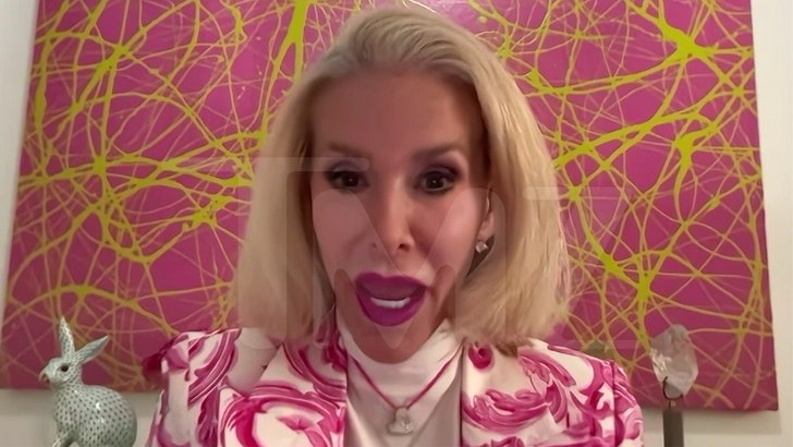 Мајка Дру Армие Хаммер расправља о свом подкасту за отказане мушкарце Мајка Дру Армие Хаммер расправља о свом подкасту за отказане мушкарце