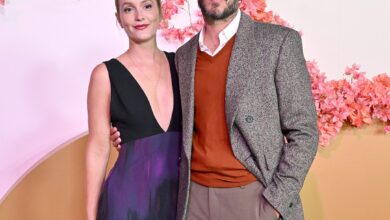 Лејтон Мистер о романси Адама Бродија „Лажни почетак“. Лејтон Мистер о романси Адама Бродија „Лажни почетак“.