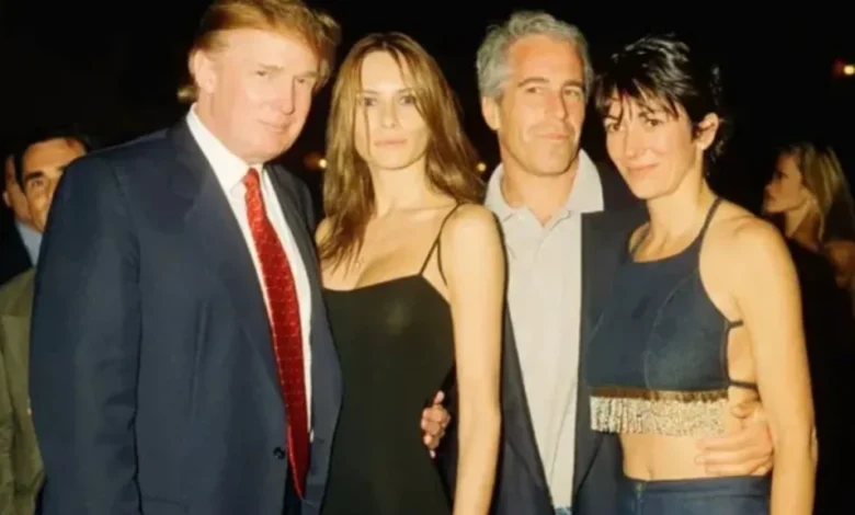 Доналд Трамп тврди да никада није посетио острво Џефрија Епштајна Доналд Трамп тврди да никада није посетио острво Џефрија Епштајна