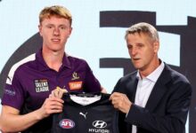 Шампион Карлтона Питер Дин хитно је пребачен у болницу након наводног напада у Олберију