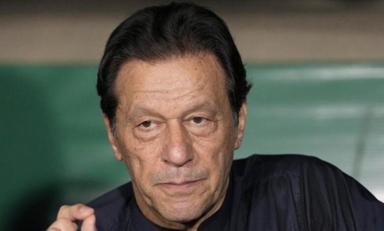 Бивши капитени Аустралије и Енглеске потписали отворено писмо усред великих страхова за легенду крикета Имрана Кана