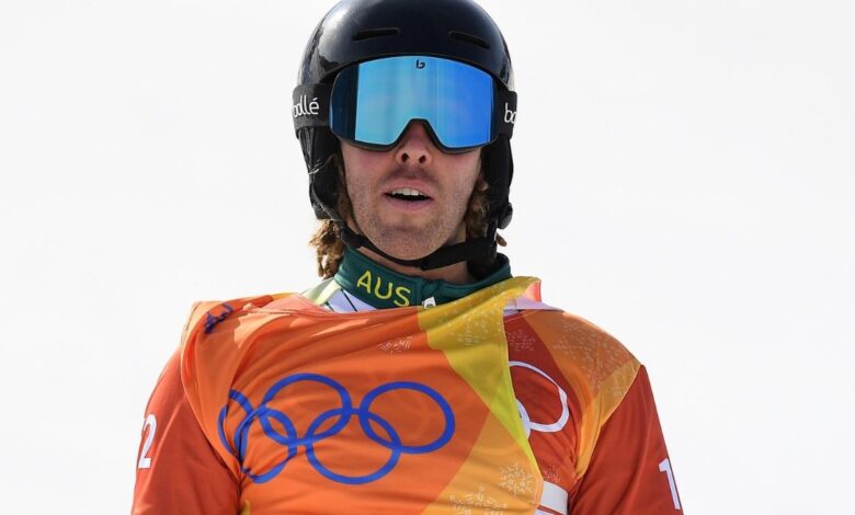 Аустралијски олимпијски сноубордер Кам Болтон пребачен је у болницу након што је сломио врат на тренингу