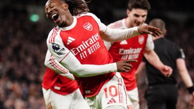 Еберецхи Езе и Виктор Гиокерес по два пута погађају Арсенал који је разбио Тотенхем