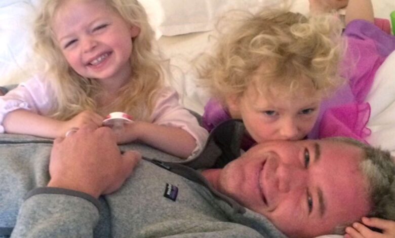 Ребека Гејхарт одаје почаст преминулом супругу Ерику Дејну